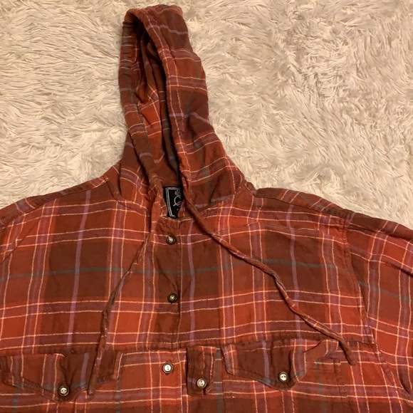 90’s Short Circuit Burnt Hoodie Flannel - Picture 3 of 6